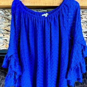 Off-the-shoulder lace tunic